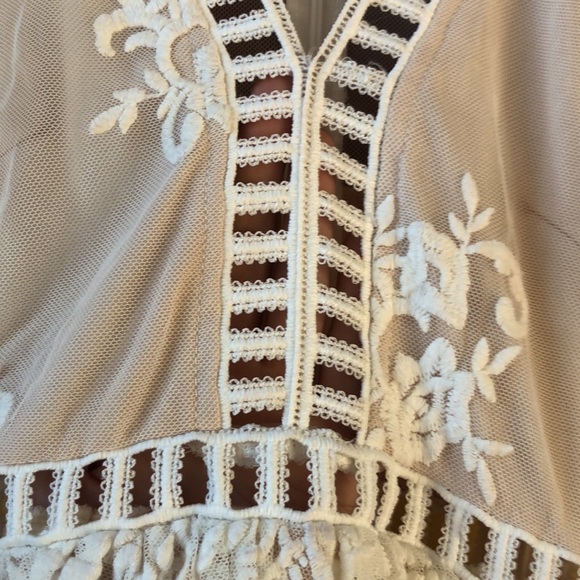 This cream and nude dress has only been worn once and is in perfect condition. - Picture 6 of 6